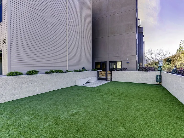 2270 W El Camino Real — Photo 22