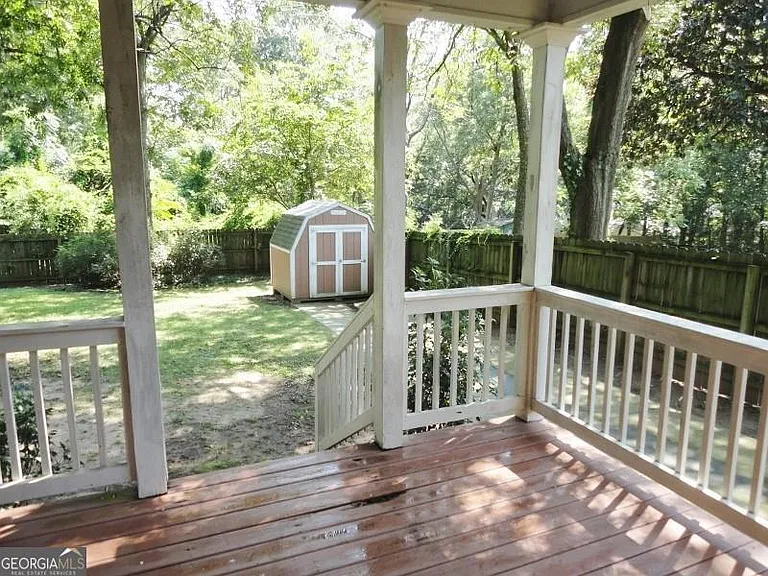 49 Leslie St — Photo 8