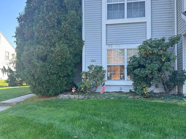 950 Thoreau Ln, Williamstown, NJ 08094