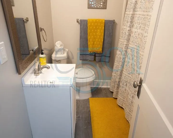 300 S Valentine St #1 — Photo 13