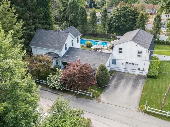 85 Elm Ave, Tewksbury, MA 01876