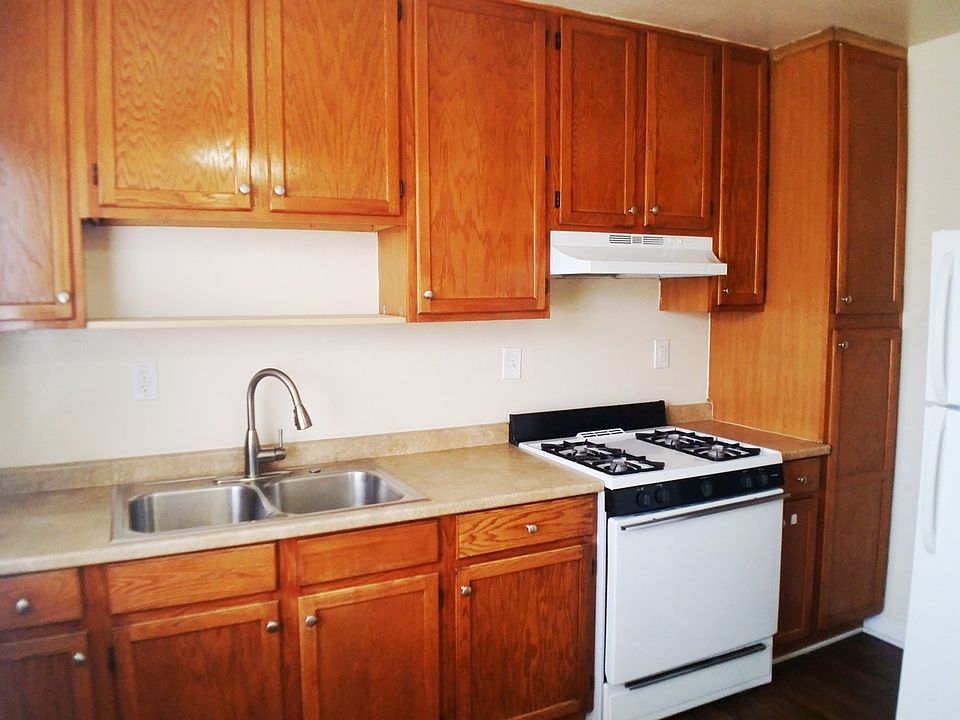1st image of 552 D St APT 21