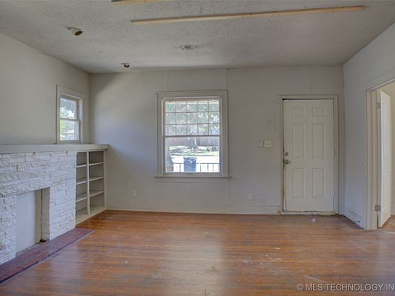 2nd image of 552 S Zunis Ave