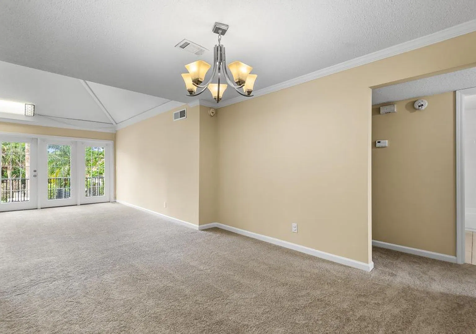 Condo for Rent! — Photo 4