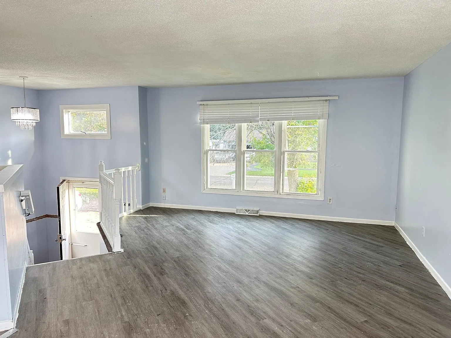 4 bed, $2,600 — Photo 4