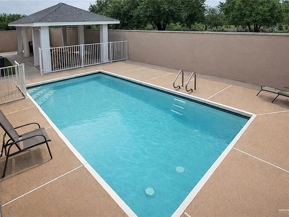 2nd image of 1605 Trinity St