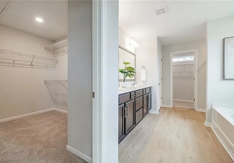113 Fenway St — Photo 24
