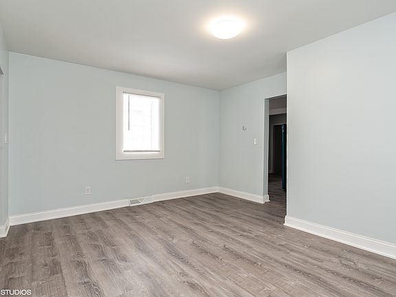 2nd image of 2307 Elisha Ave