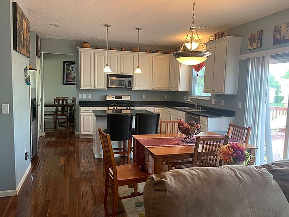 3rd image of 2065 Westborough Dr