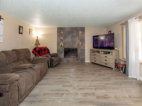 4th image of 10508 NE 94th St