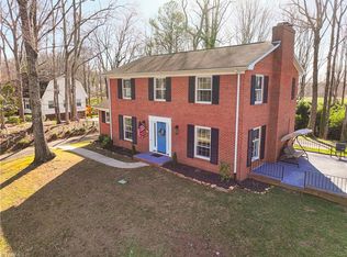 278 Skyview Ln, Mount Airy, NC 27030