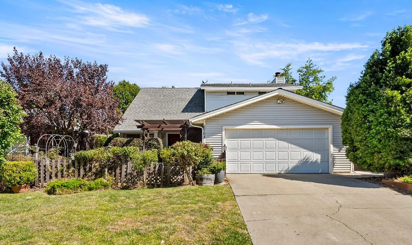 6704 Waxwing Way photo 1