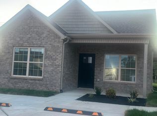 220 Harvest Park Dr, Berea, KY 40403