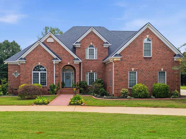 16 Fairway Dr, Piedmont, SC 29673