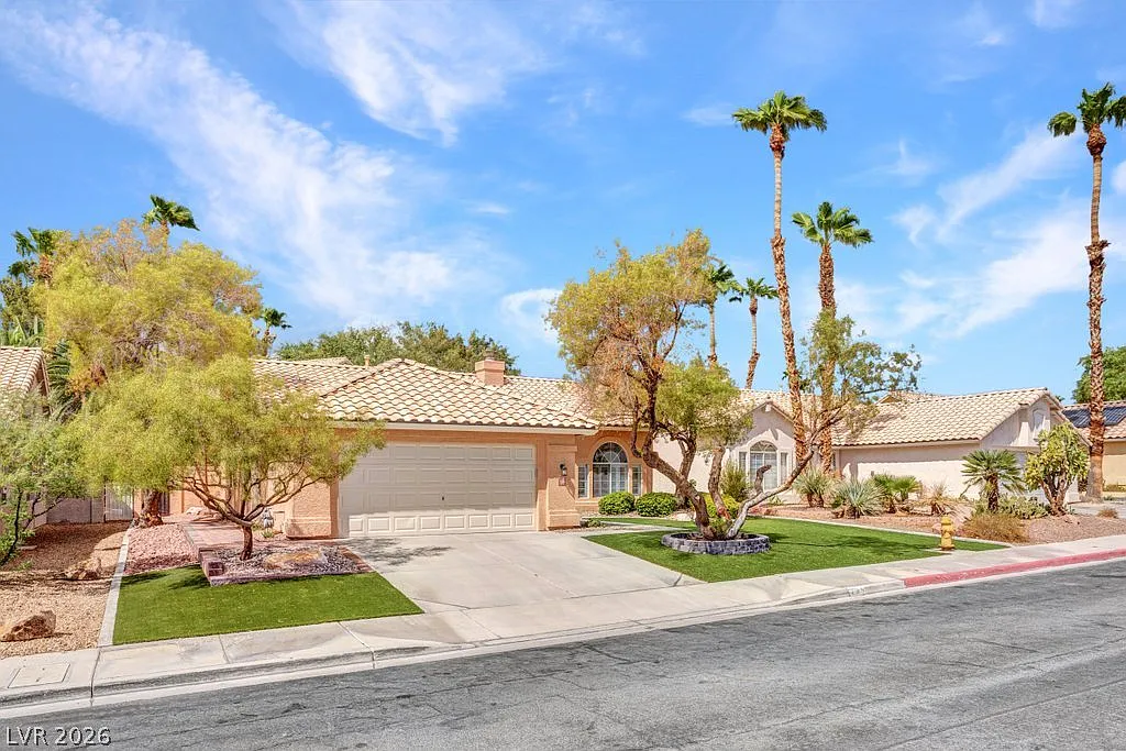 3 bed, 2.0 bath, 1542 sqft, $2,495 — Photo 3