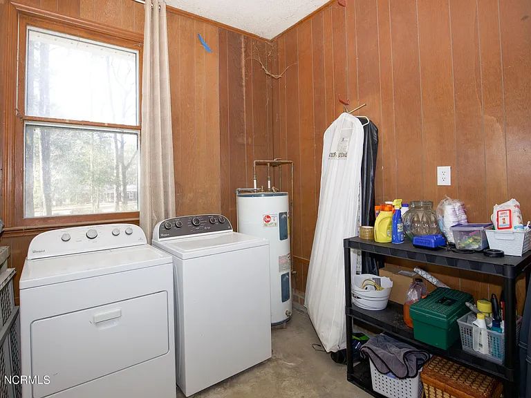 901 Glendale Dr — Photo 37