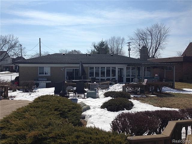 1st image of 38177 Huron Pointe Dr