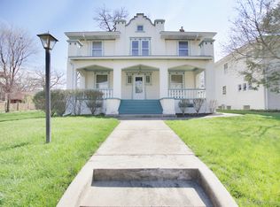 917 Douglas Ave, Elgin, IL 60120