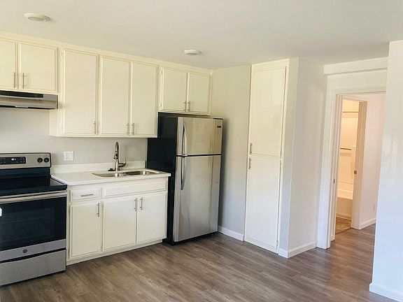 4th image of 829 N Bunker Hill Ave APT A