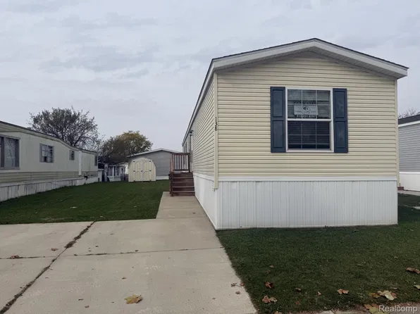 138 E Legrand St, Howell, MI 48843
