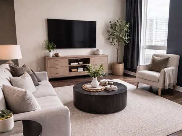 155 Front St N #909, Sarnia, ON N7T 7V5