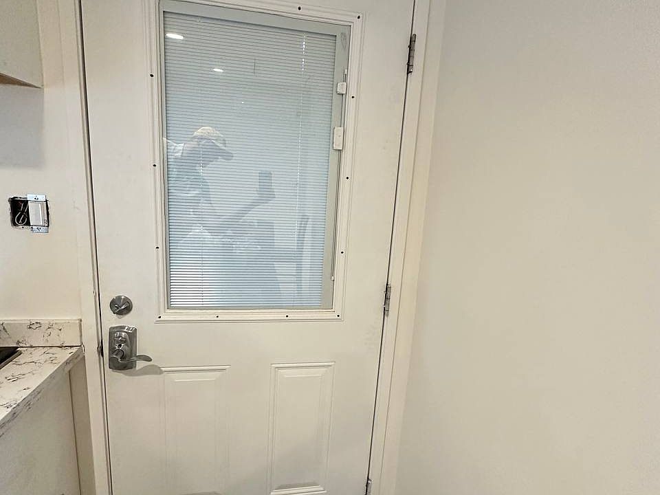 1st image of 4236 Ellenita Ave
