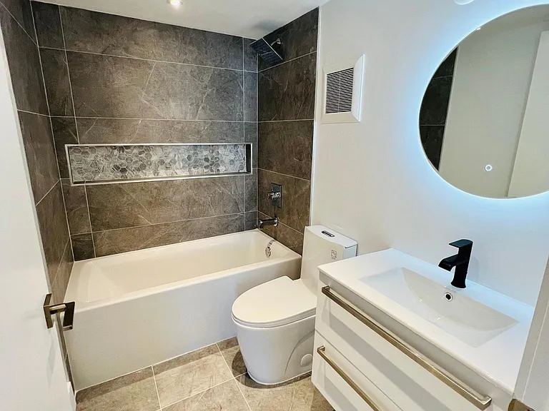 3200 Collins Ave #56 — Photo 6