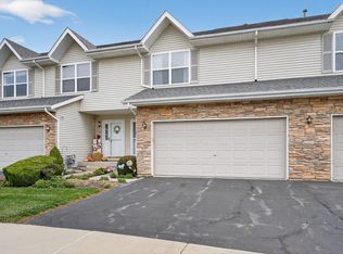 1152 Rose Dr, Sycamore, IL 60178