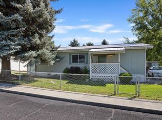 3110 E Chattaroy Rd TRAILER 38, Chattaroy, WA 99003