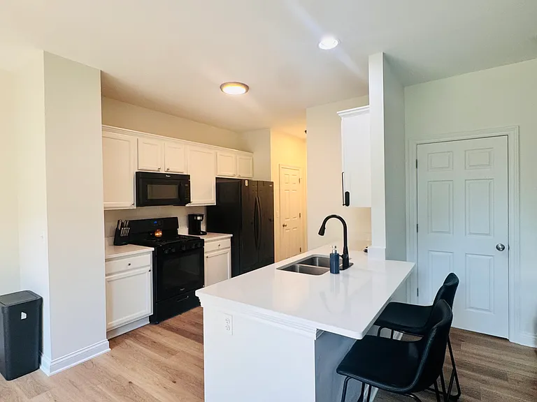 61 Melrose Ct — Photo 7