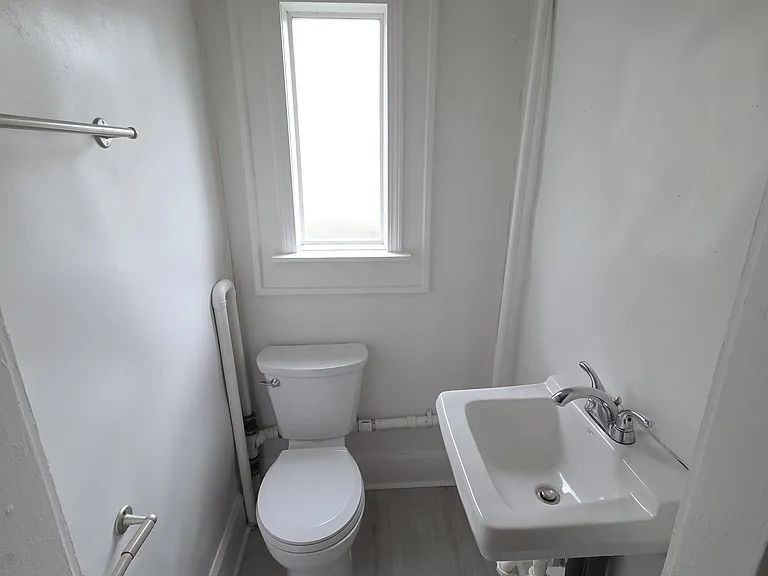 1337 Lee St — Photo 7