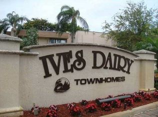 1037 NE 207th St, Miami, FL 33179