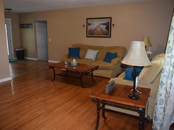 5th image of 260 Fleming Dr NE
