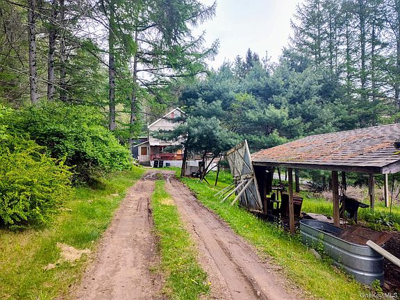 3rd image of 993 Plank Road
