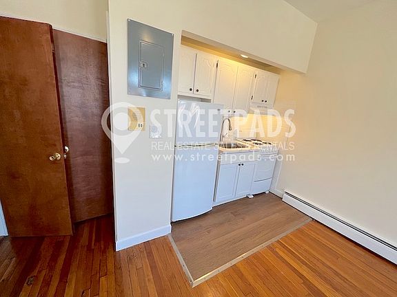 5th image of 64 Brighton Ave APT 206