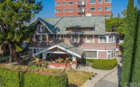 4th image of 1750 N Wilton Pl