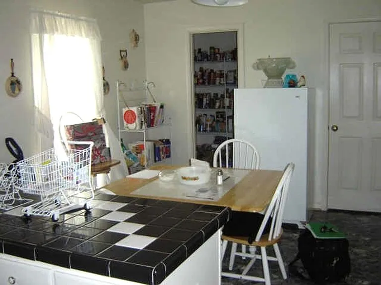 1711 Idlewood Ave — Photo 3