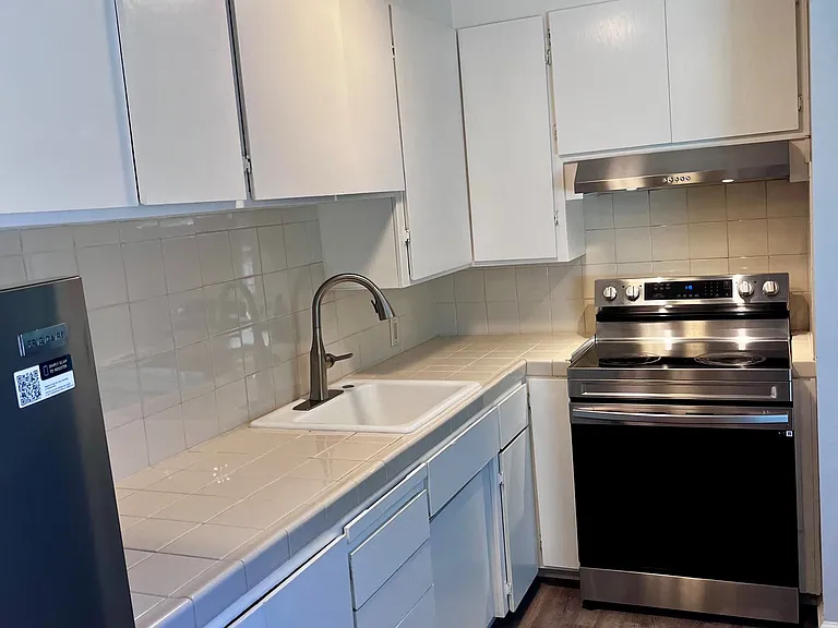 5496 Carlson Dr — Photo 10