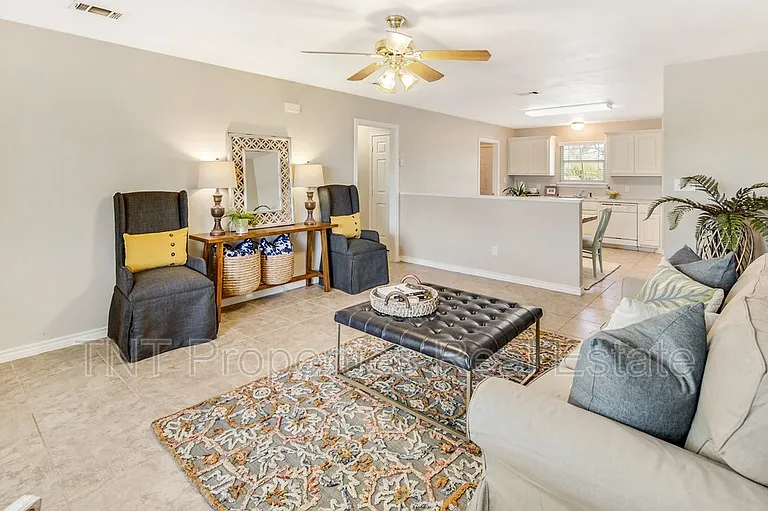 9803 Riskys Ranch Dr — Photo 15