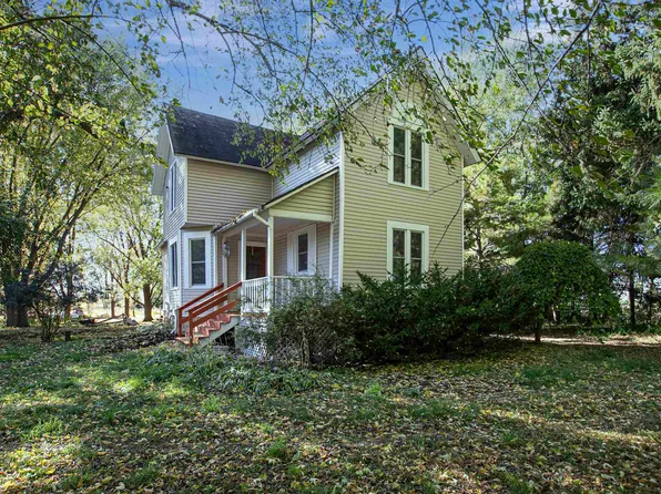 6059 E Scott St, Omro, WI 54963