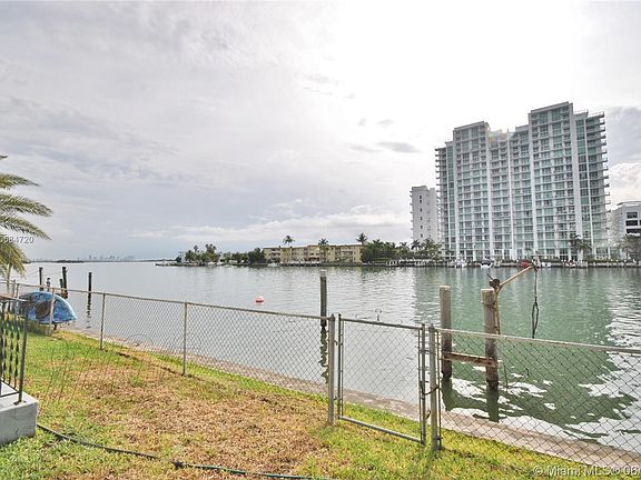5th image of 7935 West Dr APT 1
