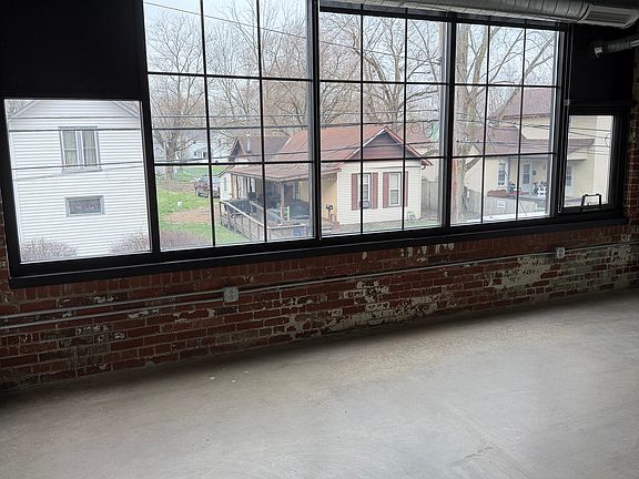 5th image of 150 Jefferson St #18