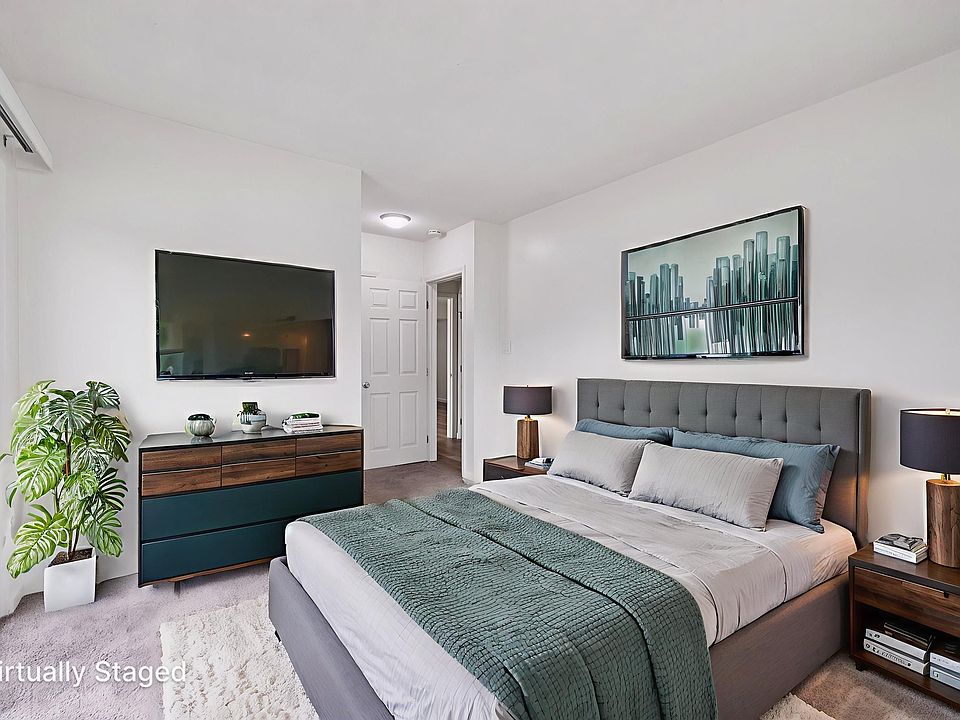 Airy bedroom