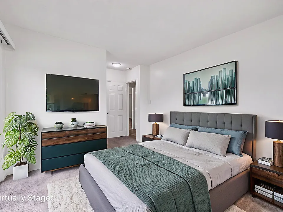 Airy bedroom