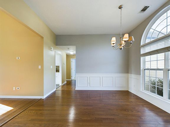 4th image of 5362 Pleasant Pointe Dr