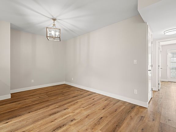 5th image of 1225 Stanley Ave APT 103
