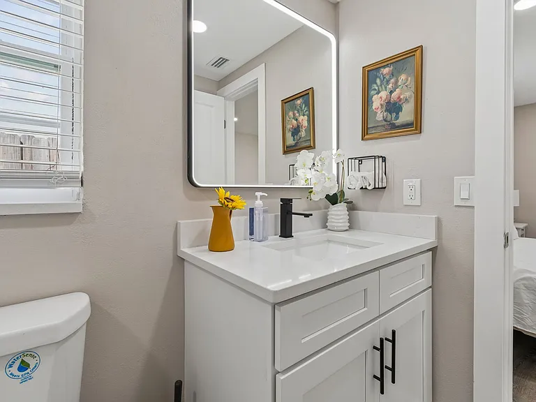 4906 W Cleveland St — Photo 38