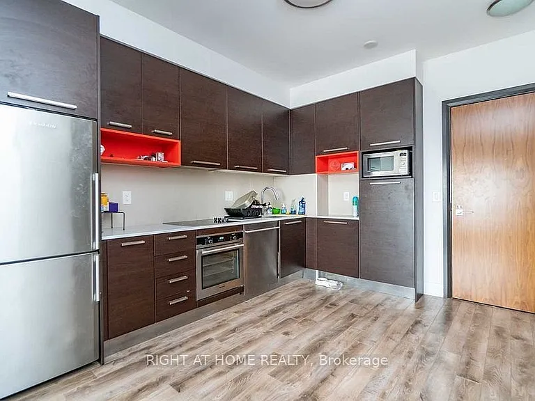 36 Park Lawn Rd #1304 — Photo 3