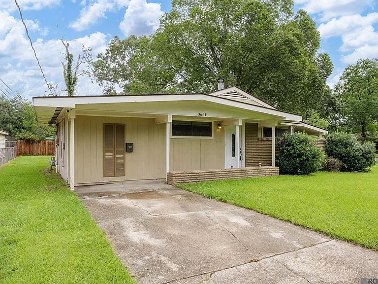 3661 Harrison St — Photo 3
