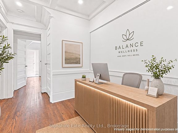 3rd image of 272 Roncesvalles Ave